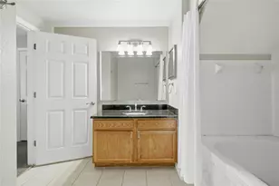 4562 Jona Free Ln, Kissimmee, FL 34746 - Photo 14