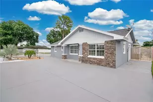 614 Sidney Cir, Winter Haven, FL 33880 - Photo 2
