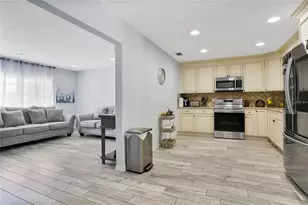 614 Sidney Cir, Winter Haven, FL 33880 - Photo 6