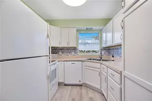 239 N Hill Ave, Deland, FL 32724 - Photo 10