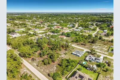 722 Manuel Street E, Lehigh Acres, FL 33974 - Photo 36