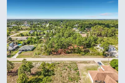 722 Manuel Street E, Lehigh Acres, FL 33974 - Photo 8