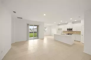 1819 Lattice Wy, Saint Cloud, FL 34771 - Photo 2