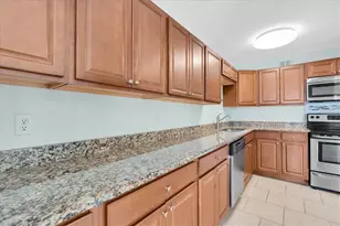 4858 Coquina Key Dr SE, Saint Petersburg, FL 33705 - Photo 16
