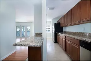 4858 Coquina Key Dr SE, Saint Petersburg, FL 33705 - Photo 16