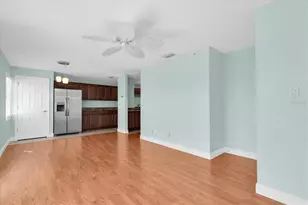 4858 Coquina Key Dr SE, Saint Petersburg, FL 33705 - Photo 8