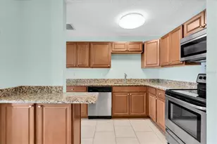 4858 Coquina Key Dr SE, Saint Petersburg, FL 33705 - Photo 14