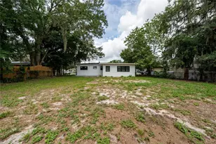 1010 Newman Dr, Leesburg, FL 34748 - Photo 6