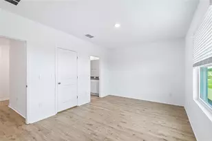 11236 Crescent Deer Dr, Land O Lakes, FL 34638 - Photo 8