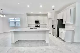 924 Avenal Ln, Davenport, FL 33837 - Photo 4