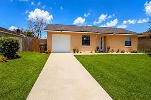 348 Cornwallis Ct, Kissimmee, FL 34758 - Photo 2