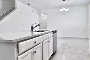 924 Avenal Ln, Davenport, FL 33837 - Photo 18