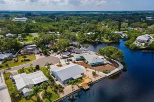 805 Leisey Cir, Ruskin, FL 33570 - Photo 2