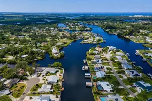 805 Leisey Cir, Ruskin, FL 33570 - Photo 4