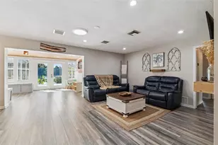 2609 S Crystal Lake Dr, Orlando, FL 32806 - Photo 6