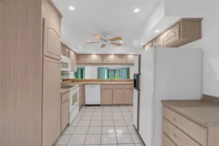 8237 Breeze Cove Ln, Orlando, FL 32819 - Photo 36