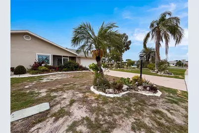 1838 N Pebble Beach Boulevard, Sun City Center, FL 33573 - Photo 2