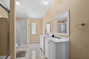 102 3rd St, Lady Lake, FL 32159 - Photo 20