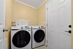 102 3rd St, Lady Lake, FL 32159 - Photo 30