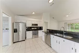 6101 55th Ave Cir E, Bradenton, FL 34203 - Photo 4