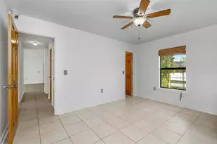 8732 Overlook Dr, Tampa, FL 33617 - Photo 6