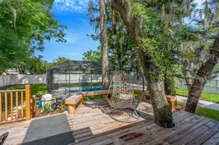 8732 Overlook Dr, Tampa, FL 33617 - Photo 16