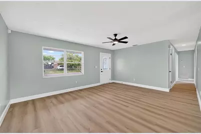 412 59th Avenue Drive W, Bradenton, FL 34207 - Photo 2