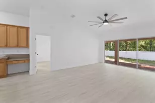 6249 Twin Bridges Dr, Zephyrhills, FL 33541 - Photo 34
