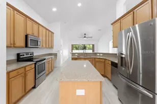 6249 Twin Bridges Dr, Zephyrhills, FL 33541 - Photo 18