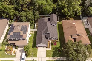 6249 Twin Bridges Dr, Zephyrhills, FL 33541 - Photo 4