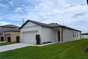 34933 Daisy Meadow Loop, Zephyrhills, FL 33541 - Photo 2