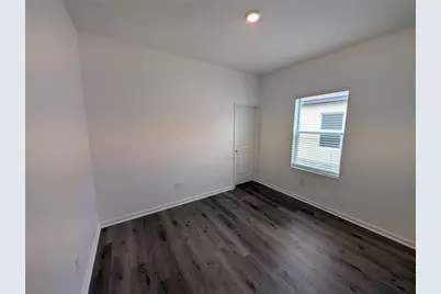 34933 Daisy Meadow Loop, Zephyrhills, FL 33541 - Photo 14