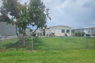 475 Papaya Cir, Sebastian, FL 32976 - Photo 10