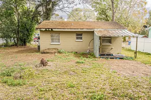 14918 Pine Crest Rd, Tampa, FL 33613 - Photo 8