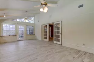10406 Reclinata Ln, Tampa, FL 33618 - Photo 48
