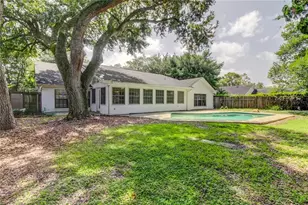 10406 Reclinata Ln, Tampa, FL 33618 - Photo 6