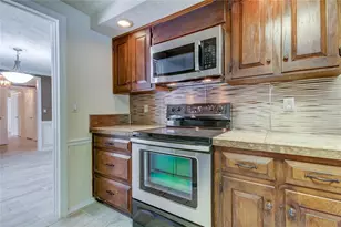 10406 Reclinata Ln, Tampa, FL 33618 - Photo 14