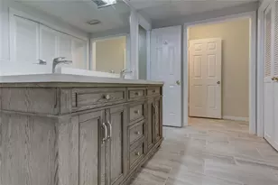 10406 Reclinata Ln, Tampa, FL 33618 - Photo 40
