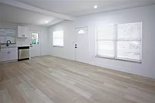 9001 82nd St, Seminole, FL 33777 - Photo 8