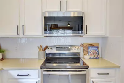 15153 Stonebriar Way, Orlando, FL 32826 - Photo 12