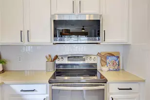 15153 Stonebriar Way, Orlando, FL 32826 - Photo 12