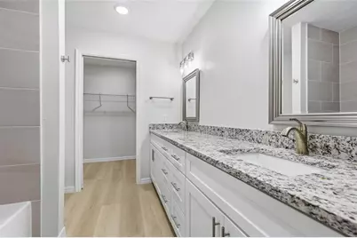 925 NE 19th Street, Gainesville, FL 32641 - Photo 16