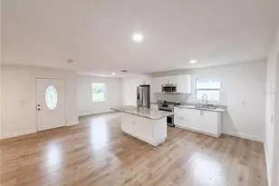 845 40th Ave S, Saint Petersburg, FL 33705 - Photo 2