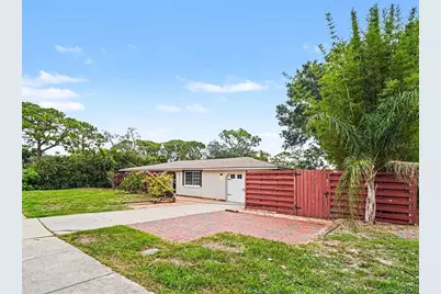 2111 Fairfield Avenue, Sarasota, FL 34232 - Photo 2