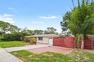 2111 Fairfield Ave, Sarasota, FL 34232 - Photo 2
