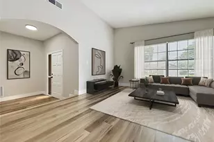 8646 Park Highland Dr, Orlando, FL 32818 - Photo 4