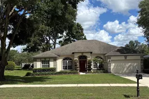 561 Strathclyde Ct, Apopka, FL 32712 - Photo 2