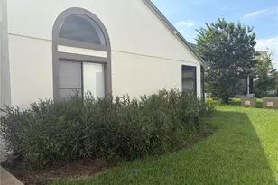 31 Lakepointe Cir, Kissimmee, FL 34743 - Photo 6