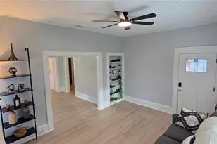 107 S 1st St, Haines City, FL 33844 - Photo 4