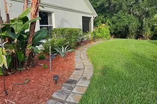 5351 Aurora Dr, Leesburg, FL 34748 - Photo 4